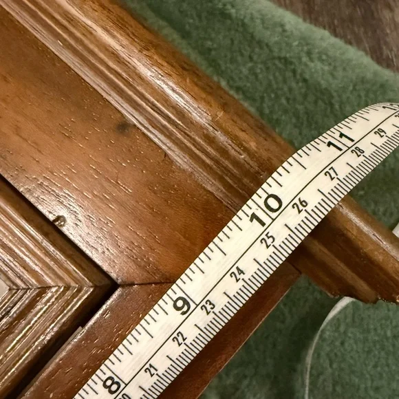 Gorgeous wooden wall Curio - Picture 4 of 5